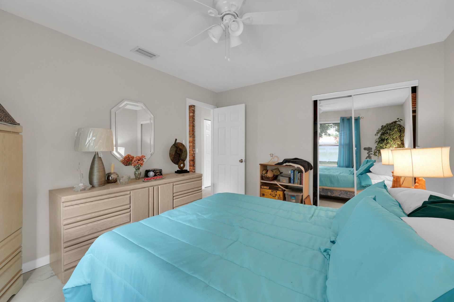 552 SW Eyerly Avenue, Port Saint Lucie, FL 34983 Photo