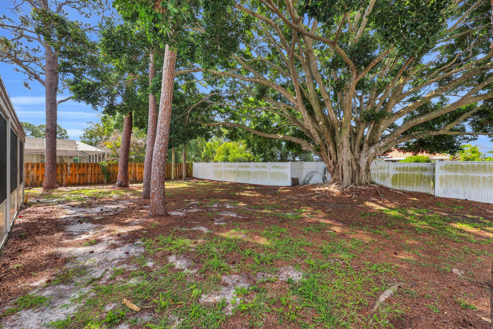 552 SW Eyerly Avenue, Port Saint Lucie, FL 34983 Photo