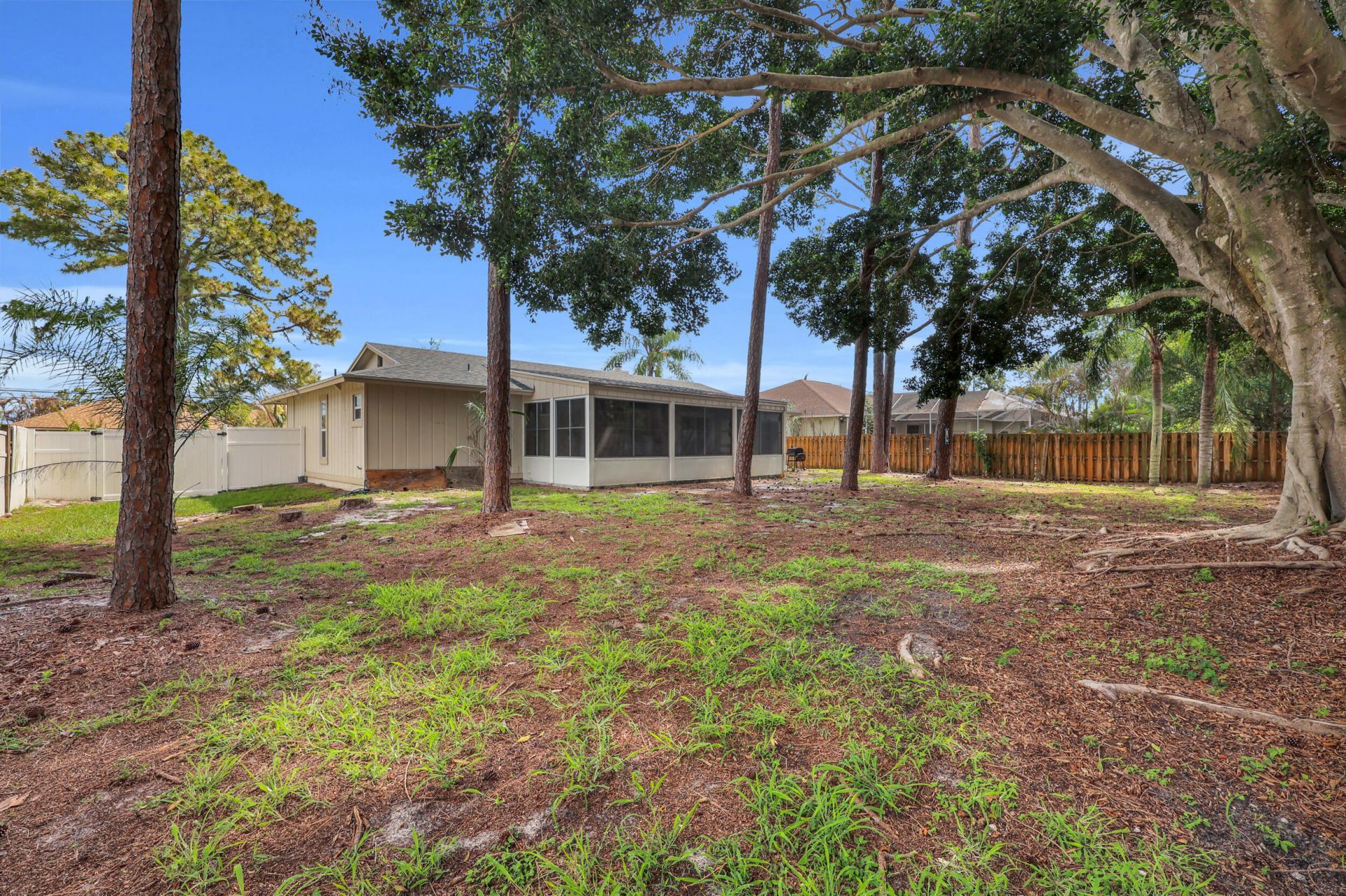 552 SW Eyerly Avenue, Port Saint Lucie, FL 34983 Photo