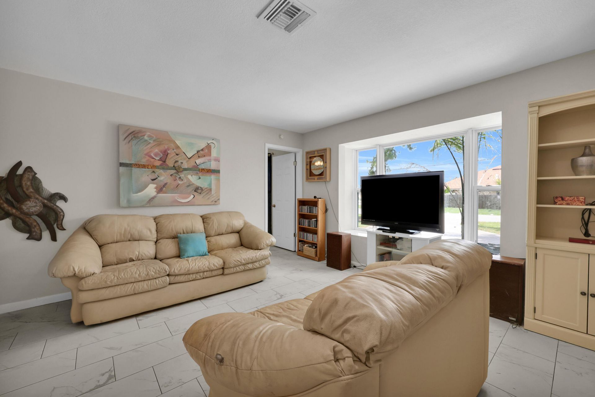 552 SW Eyerly Avenue, Port Saint Lucie, FL 34983 Photo