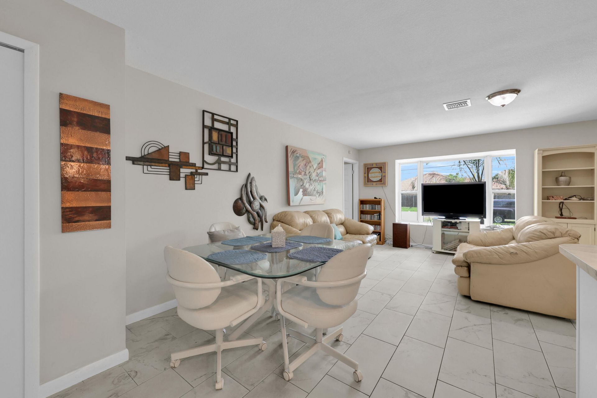 552 SW Eyerly Avenue, Port Saint Lucie, FL 34983 Photo