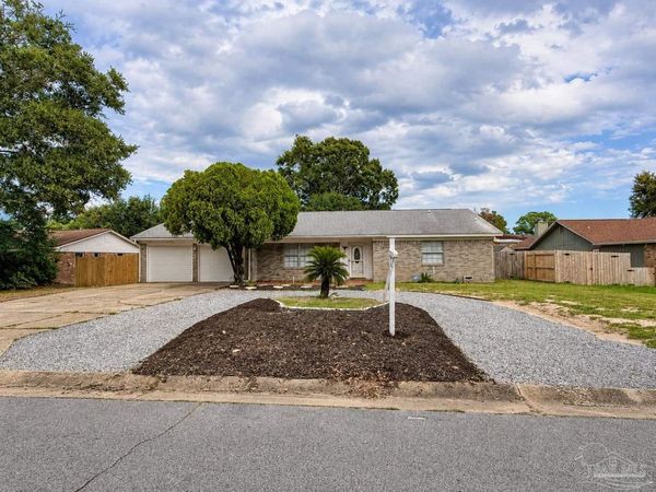 5570 Charbar Dr, Pensacola, FL 32526