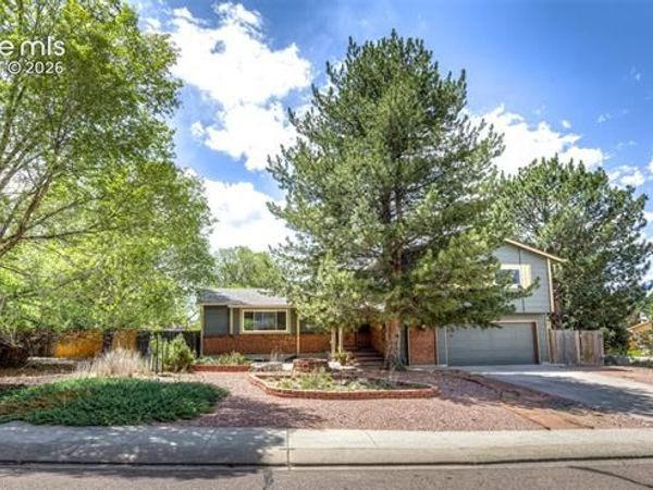 465 Silver Spring Circle, Colorado Springs, CO 80919