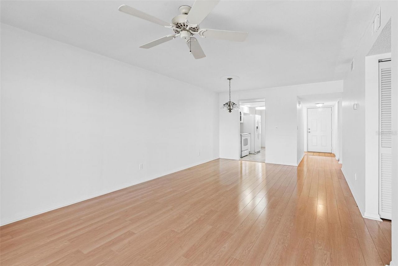 5775 Park Street N, Unit 411, Saint Petersburg, FL 33709 Photo