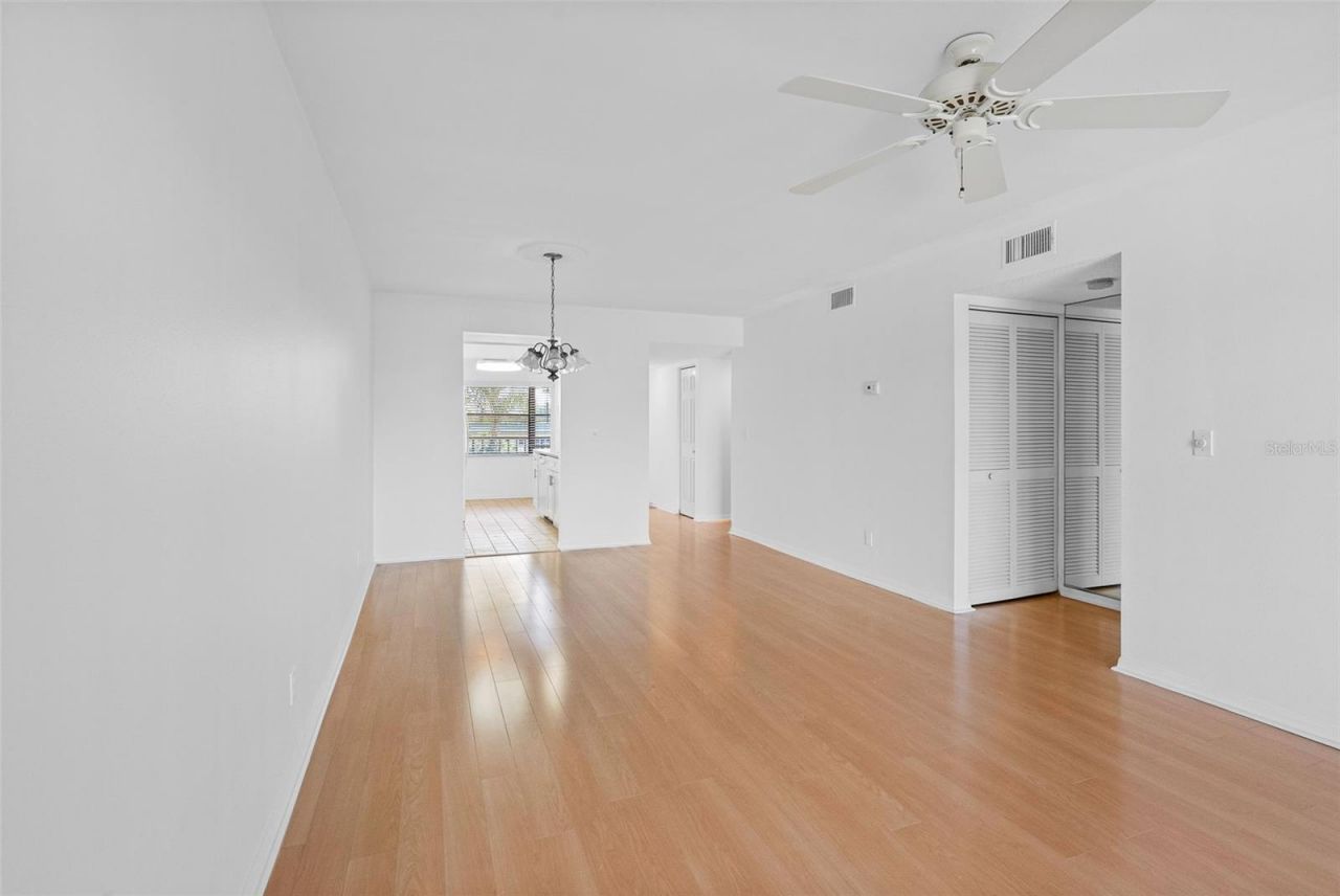 5775 Park Street N, Unit 411, Saint Petersburg, FL 33709 Photo
