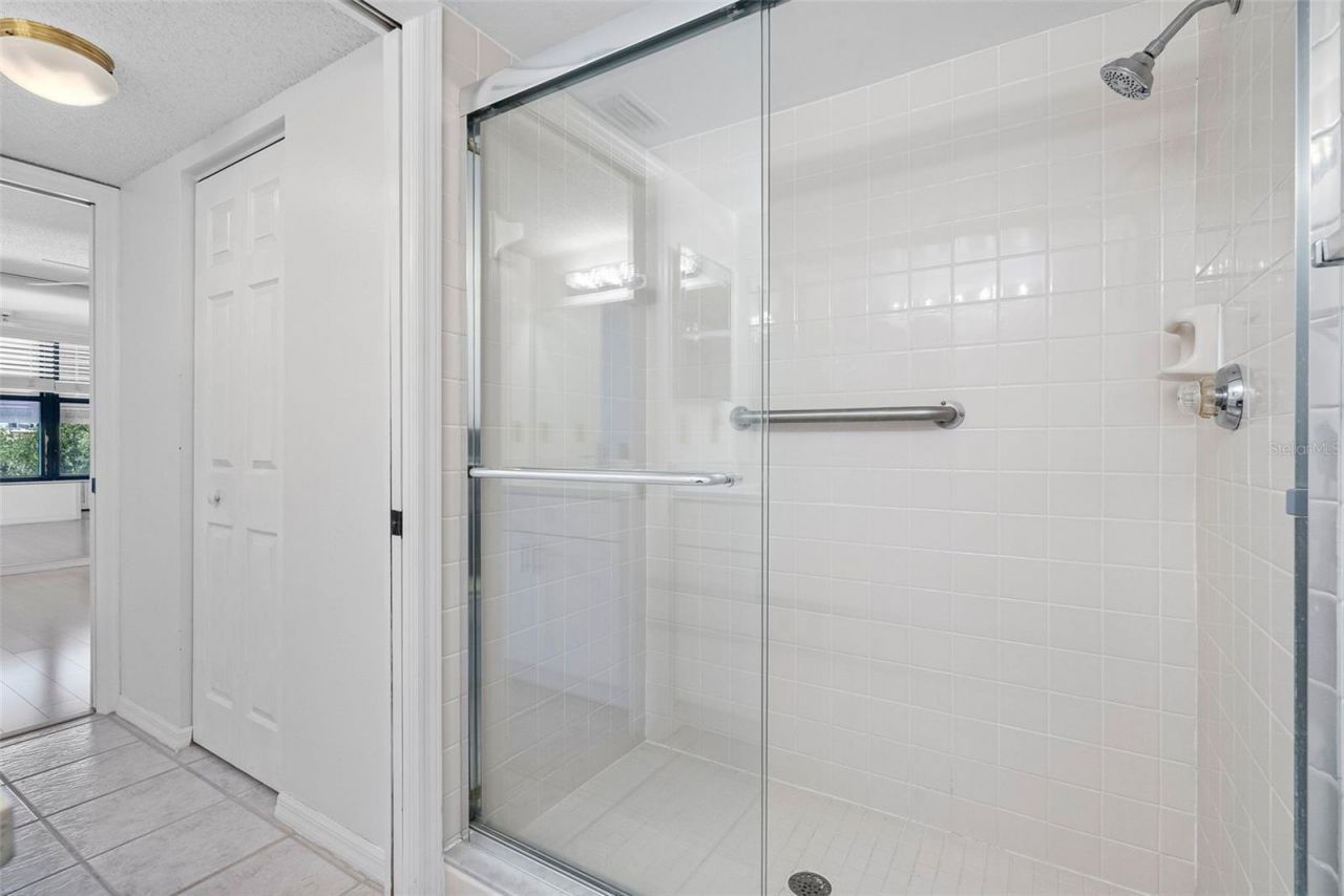 5775 Park Street N, Unit 411, Saint Petersburg, FL 33709 Photo
