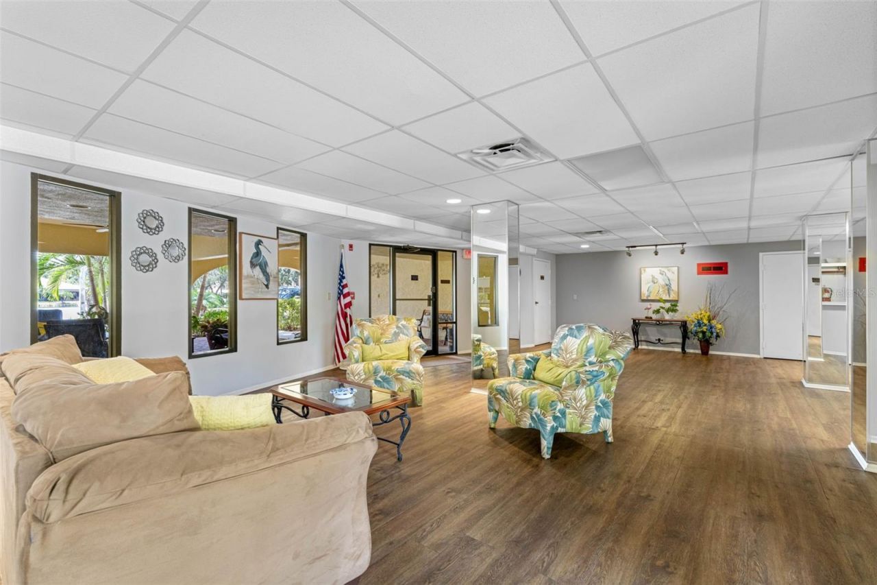 5775 Park Street N, Unit 411, Saint Petersburg, FL 33709 Photo