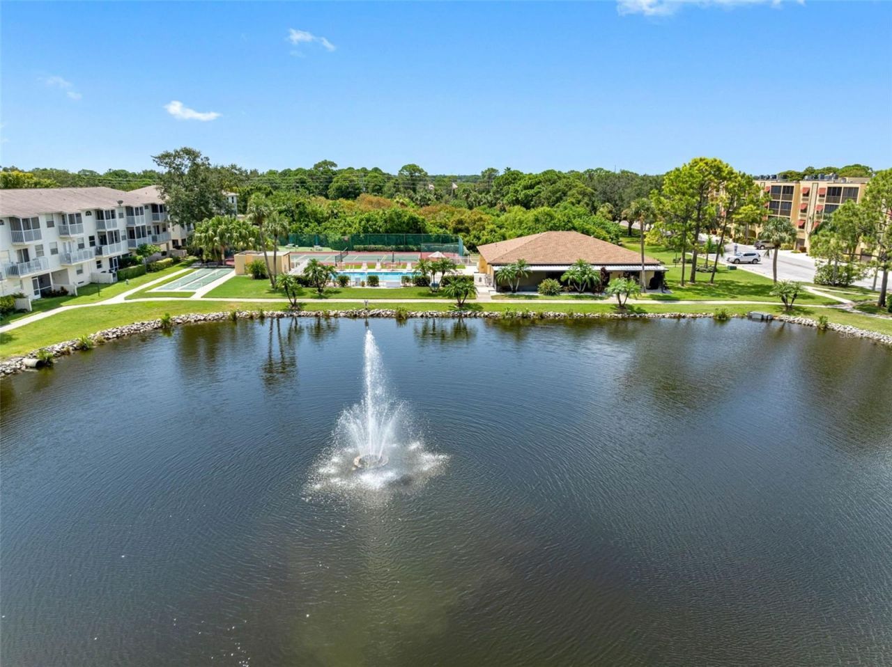 5775 Park Street N, Unit 411, Saint Petersburg, FL 33709 Photo