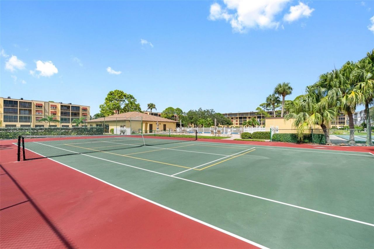 5775 Park Street N, Unit 411, Saint Petersburg, FL 33709 Photo