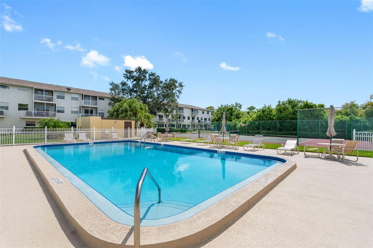 5775 Park Street N, Unit 411, Saint Petersburg, FL 33709 Photo