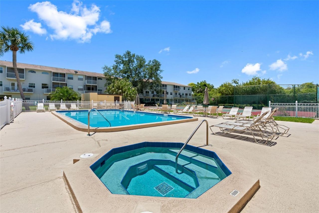 5775 Park Street N, Unit 411, Saint Petersburg, FL 33709 Photo