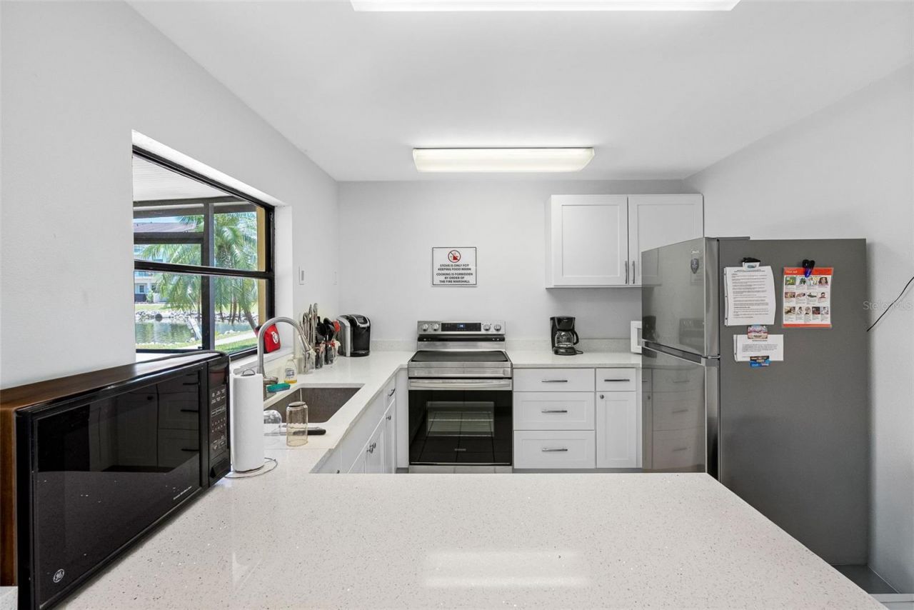 5775 Park Street N, Unit 411, Saint Petersburg, FL 33709 Photo