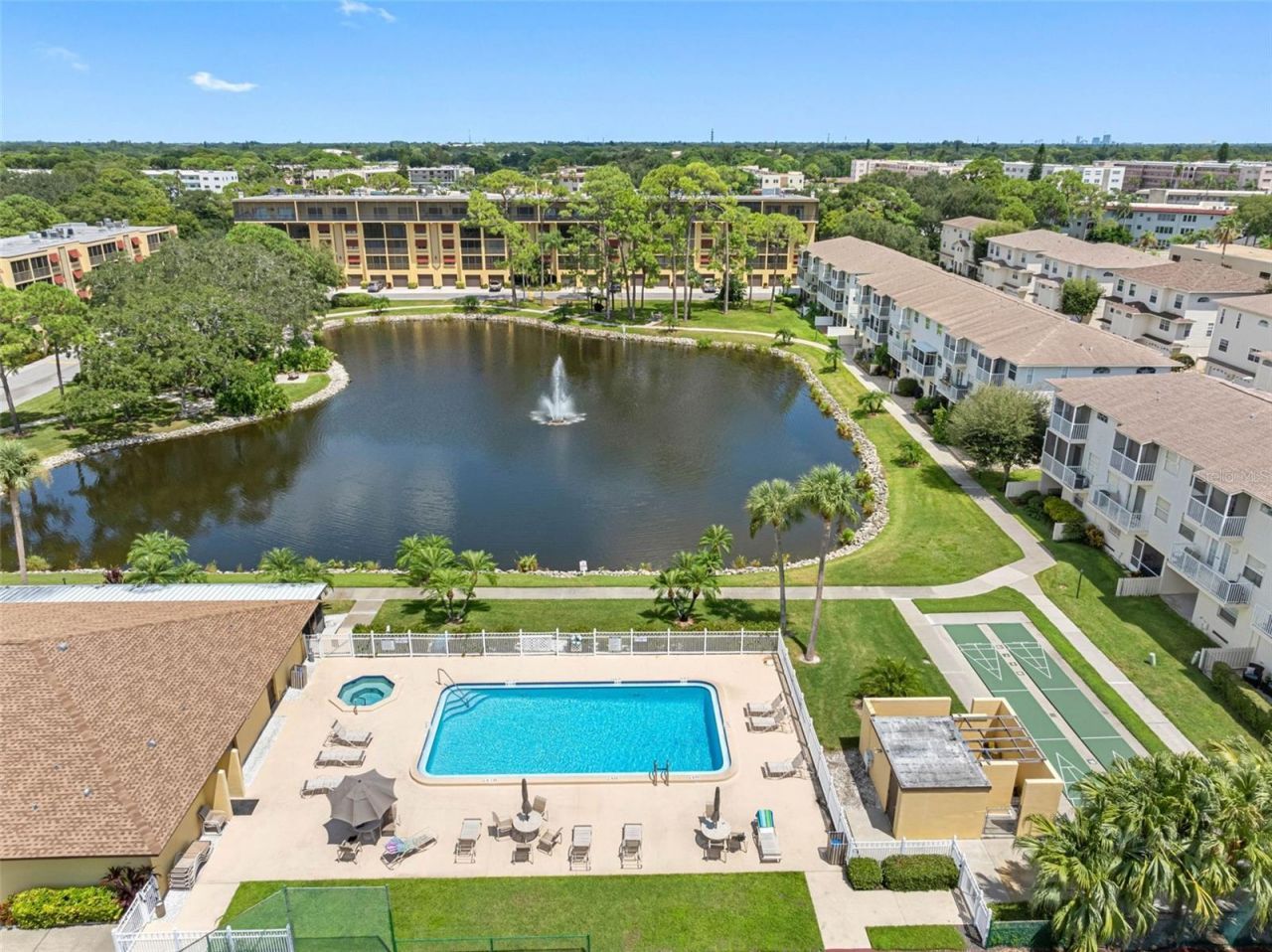 5775 Park Street N, Unit 411, Saint Petersburg, FL 33709 Photo