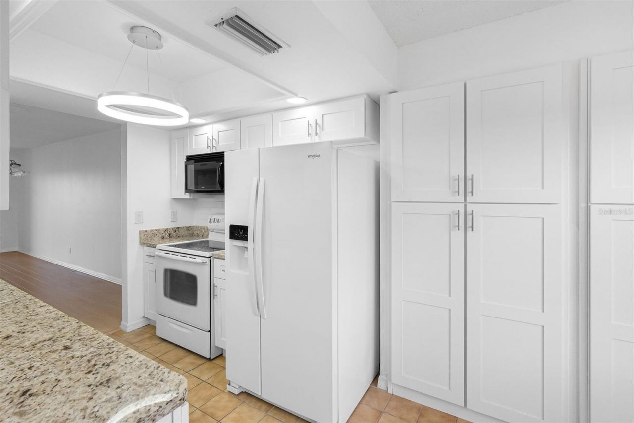 5775 Park Street N, Unit 411, Saint Petersburg, FL 33709 Photo