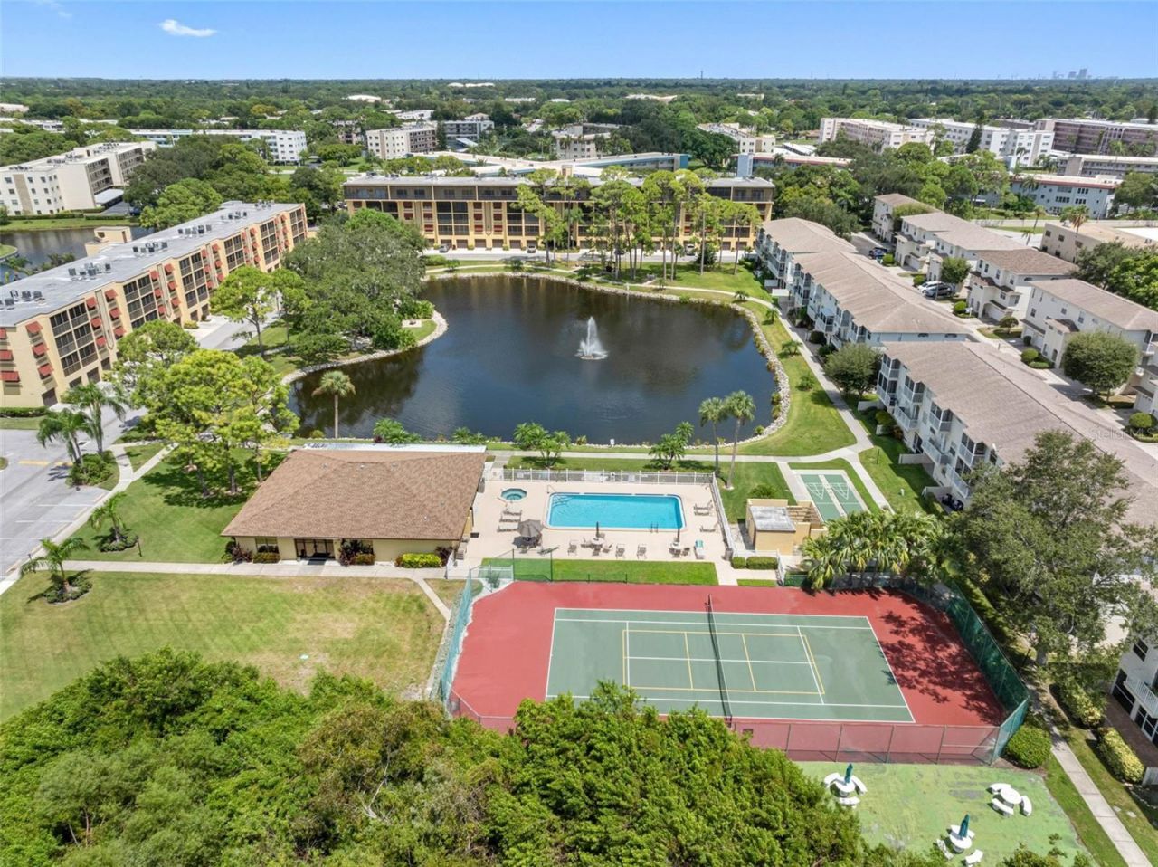 5775 Park Street N, Unit 411, Saint Petersburg, FL 33709 Photo