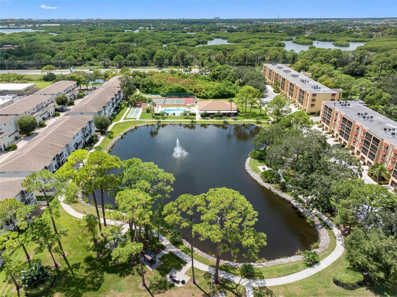 5775 Park Street N, Unit 411, Saint Petersburg, FL 33709 Photo