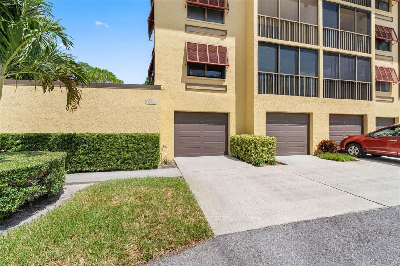 5775 Park Street N, Unit 411, Saint Petersburg, FL 33709 Photo