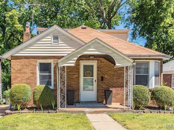 8725 Susan Avenue, St John, MO 63114