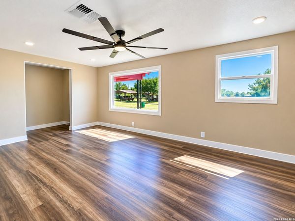 508 Nueces, Cotulla, TX 78014