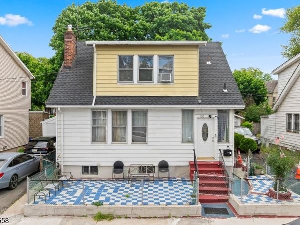 100 Montgomery Ave, Irvington, NJ 07111