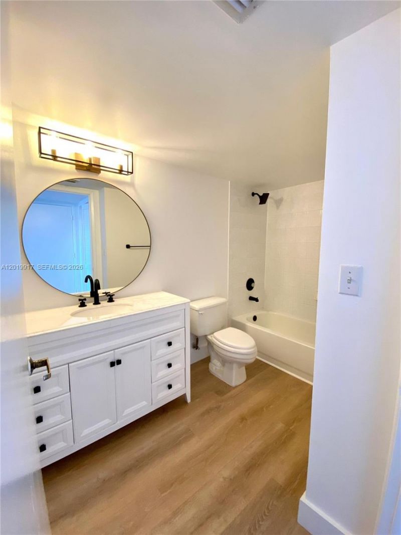1688 West Ave, Unit 804, Miami Beach, FL 33139 Photo