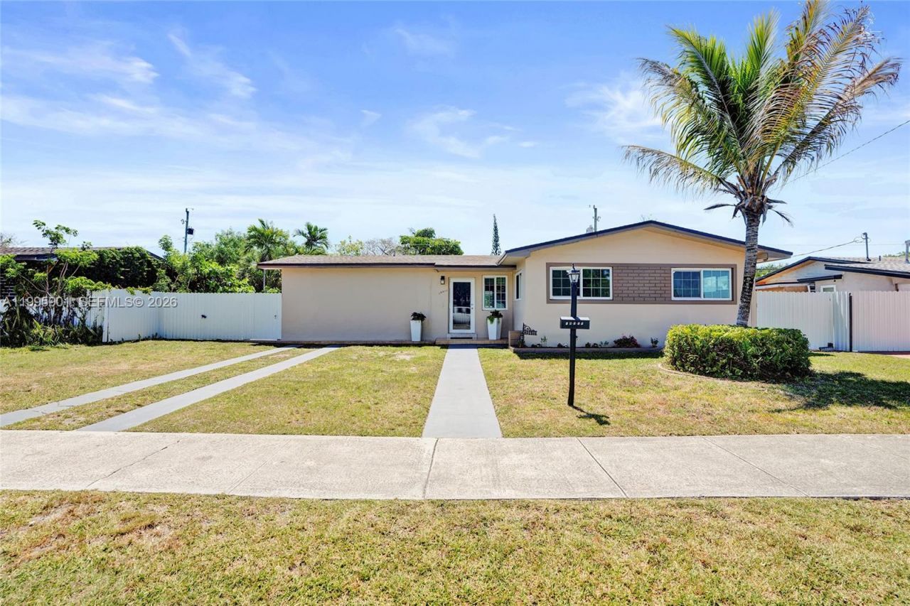 19411 Gulfstream Rd, Cutler Bay, FL 33157 Photo