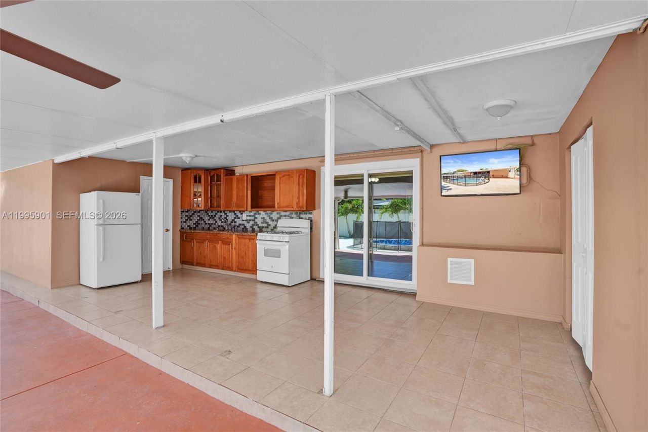 19411 Gulfstream Rd , Cutler Bay, FL 33157 Photo