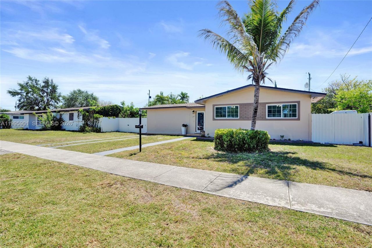 19411 Gulfstream Rd , Cutler Bay, FL 33157 Photo