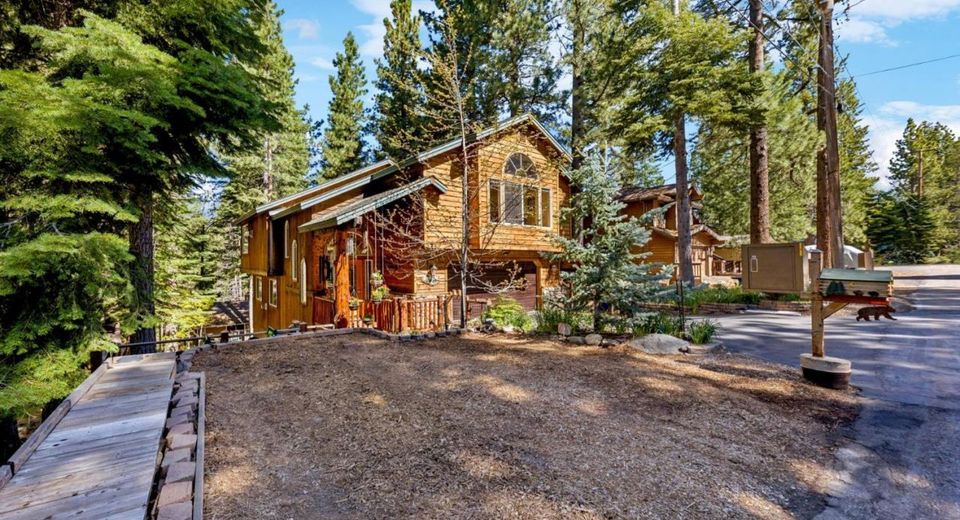 1911 Bella Coola Drive, South Lake Tahoe, CA 96150 Photo