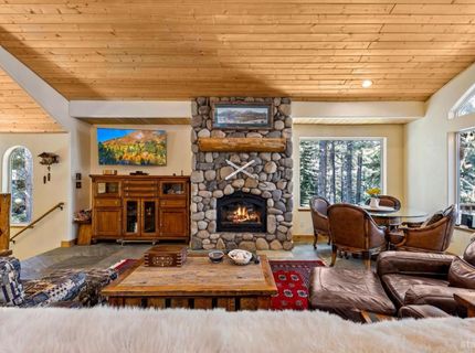 1911 Bella Coola Drive, South Lake Tahoe, CA 96150 Photo