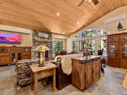 1911 Bella Coola Drive, South Lake Tahoe, CA 96150 Photo