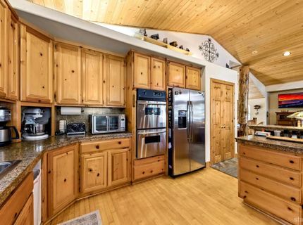 1911 Bella Coola Drive, South Lake Tahoe, CA 96150 Photo