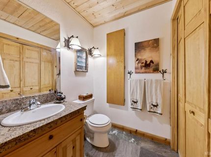 1911 Bella Coola Drive, South Lake Tahoe, CA 96150 Photo