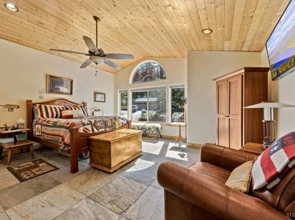 1911 Bella Coola Drive, South Lake Tahoe, CA 96150 Photo