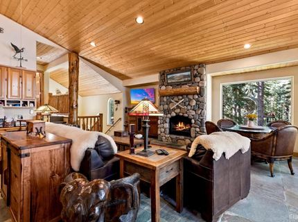 1911 Bella Coola Drive, South Lake Tahoe, CA 96150 Photo
