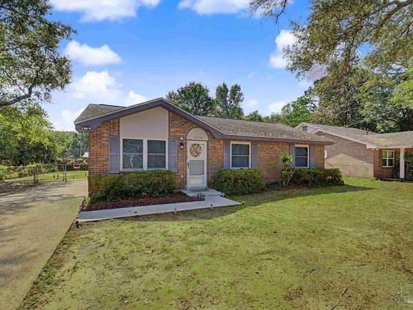 5706 Ventura Ln, Pensacola, FL 32526