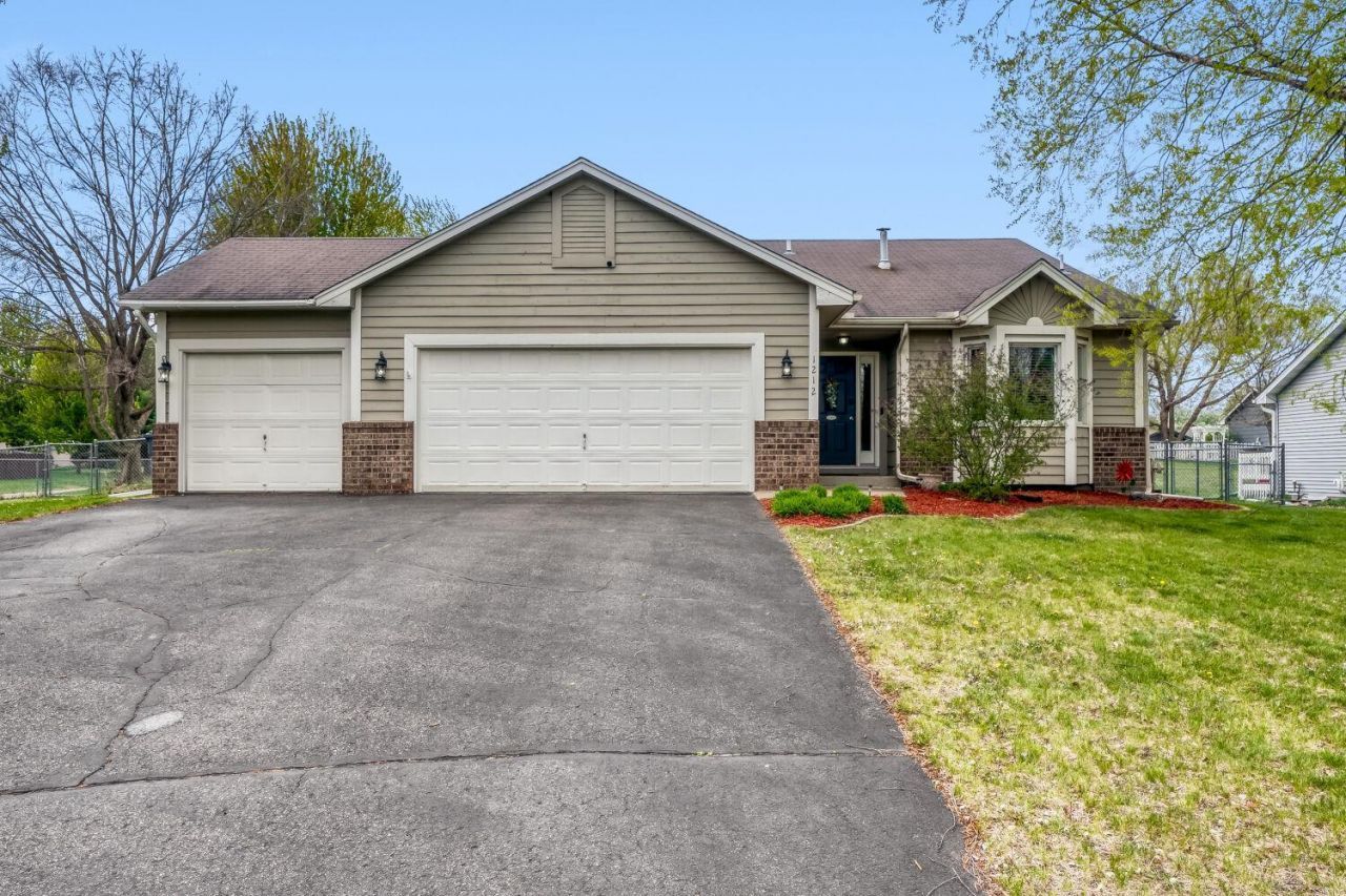 1212 142nd Lane NW, Andover, MN 55304