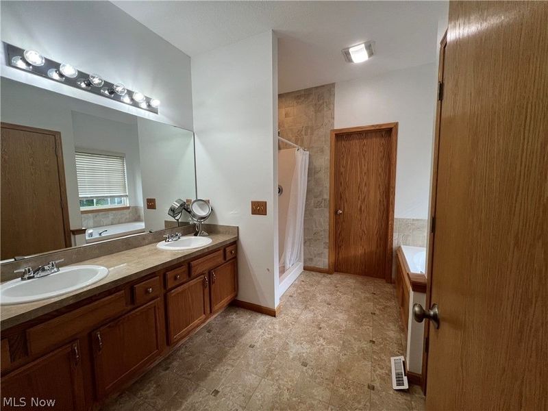 4094 Turnberry Drive, Medina, OH 44256 Photo 11
