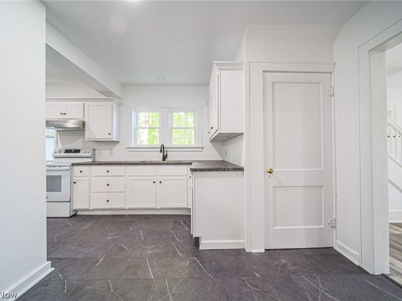 13240 Sandusky Drive, Beach City, OH 44608 Photo 4