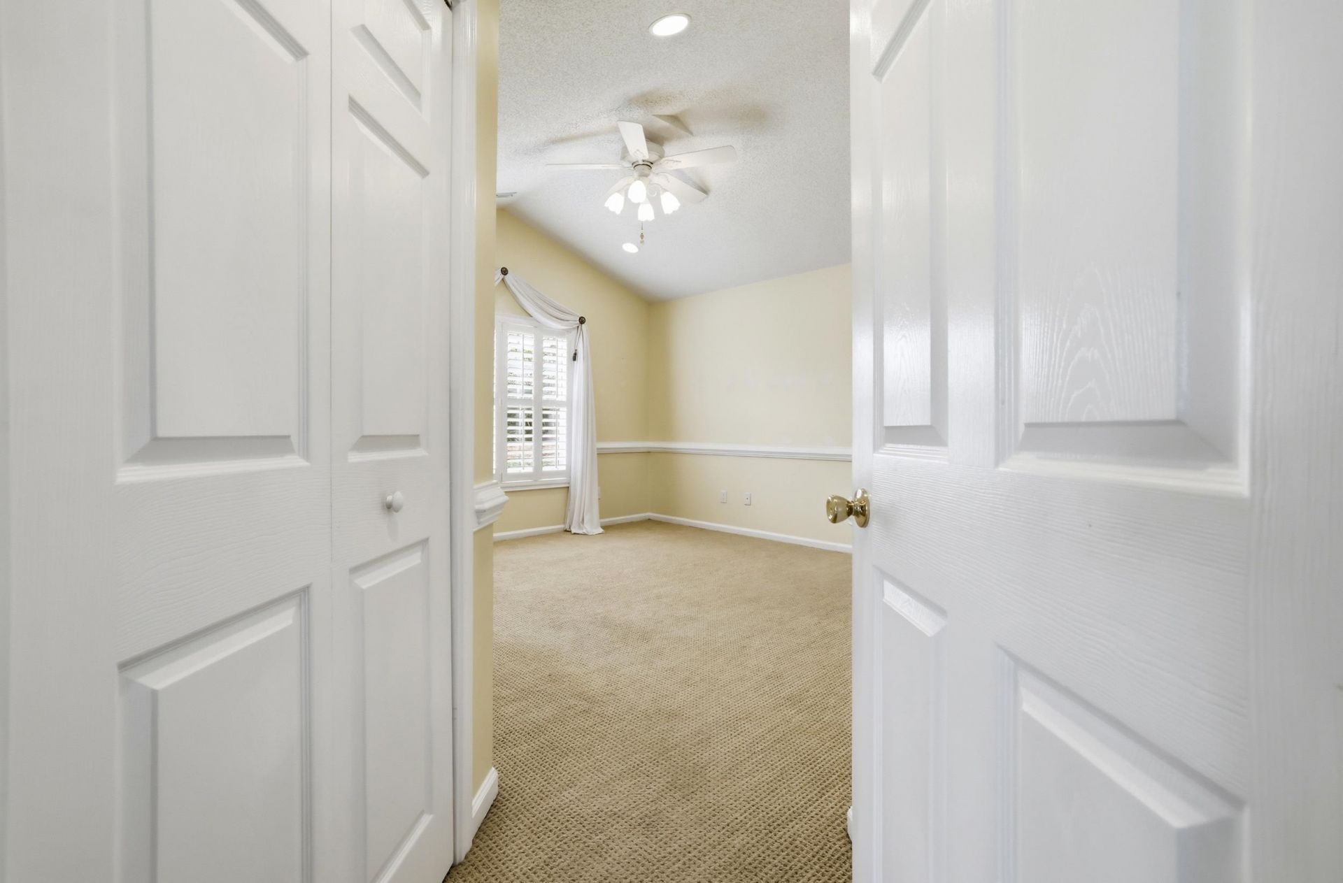4223 Rivergate Ln. Photo 18