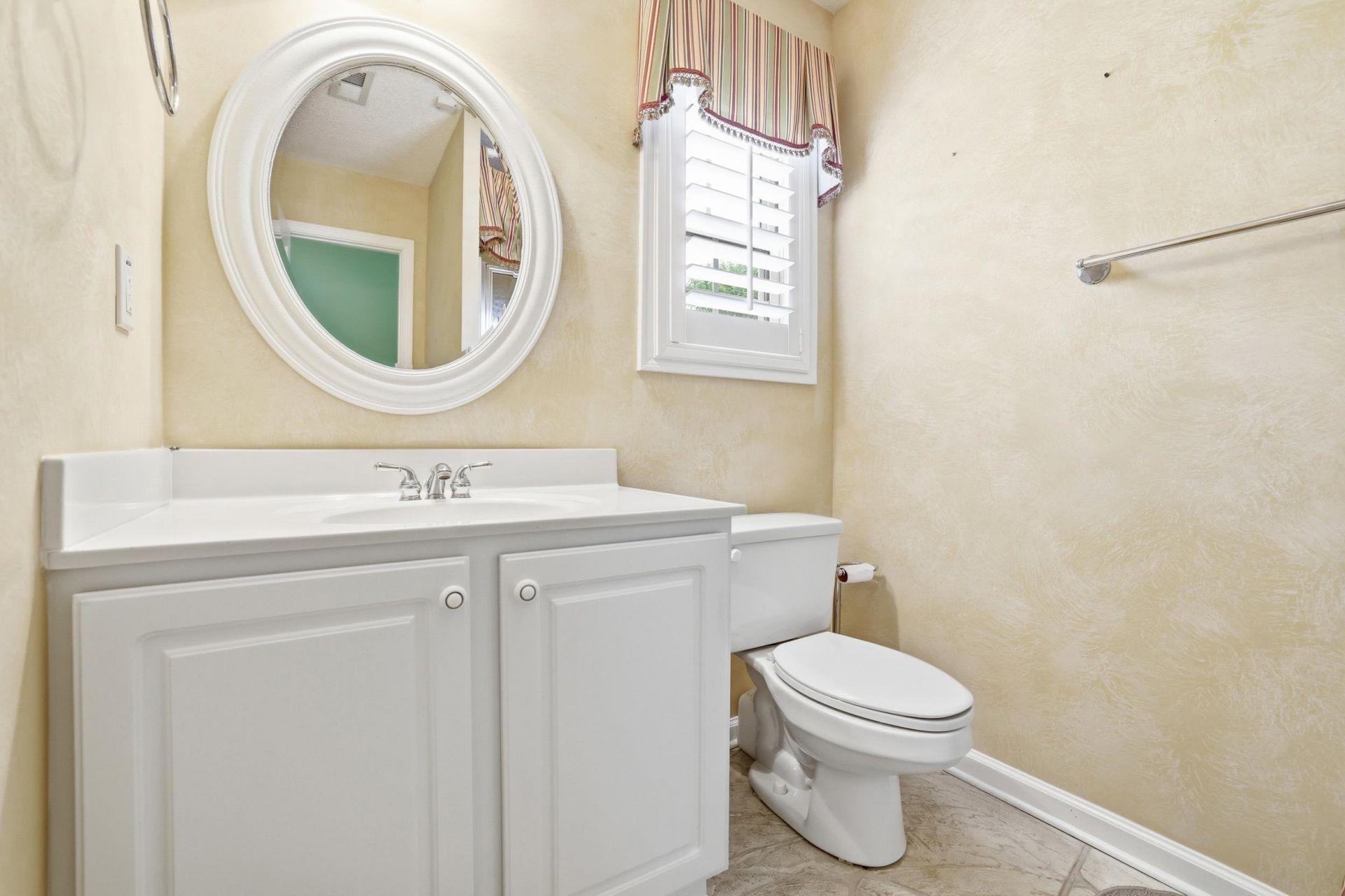 4223 Rivergate Ln. Photo 27
