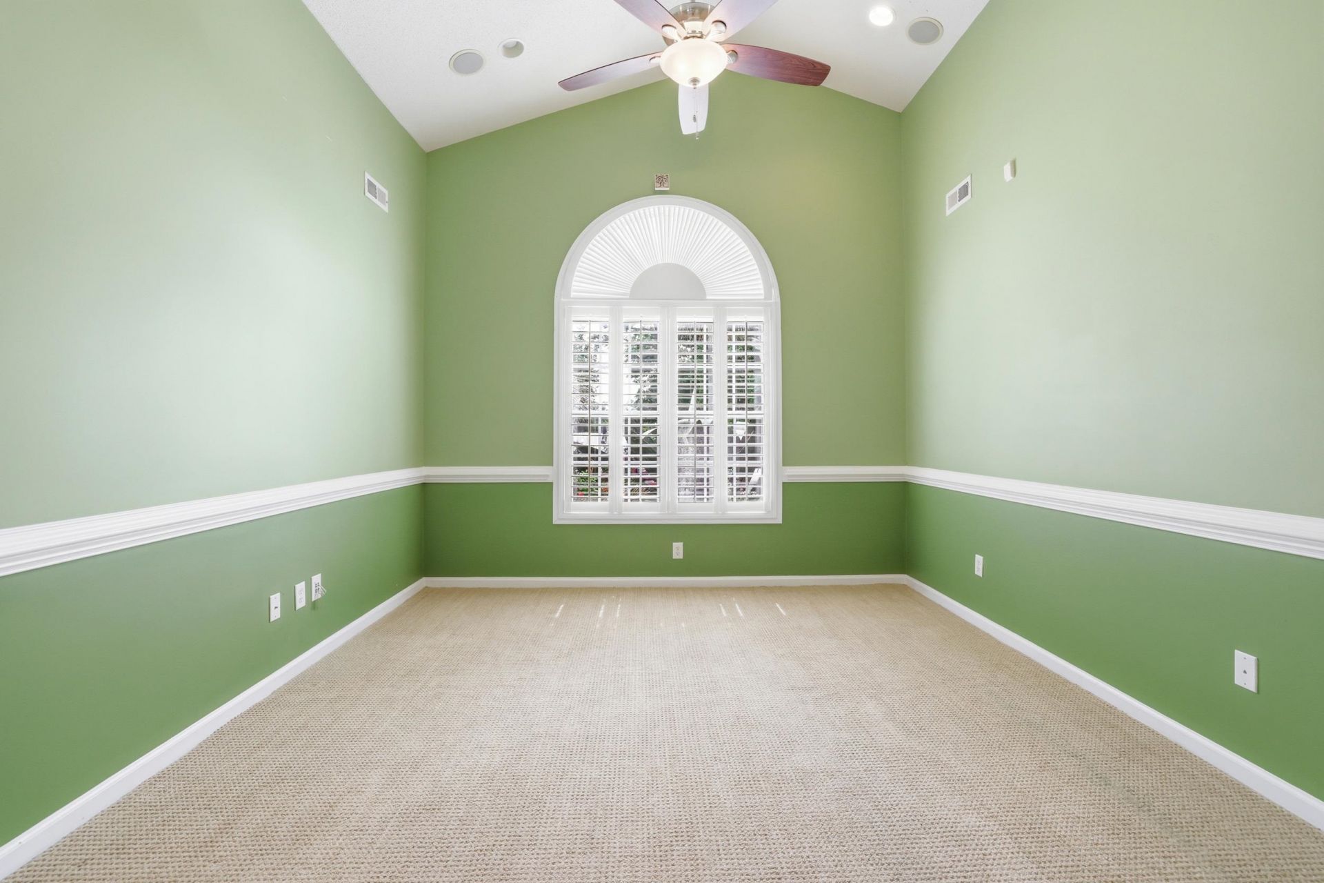 4223 Rivergate Ln. Photo 8