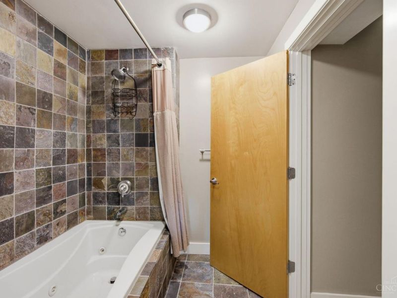 26 E Sixth Street, Unit 803, Cincinnati, OH 45202 Photo 31