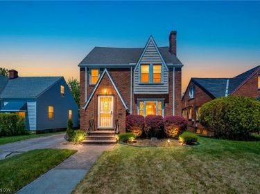 16005 Throckley Avenue, Cleveland, OH 44128
