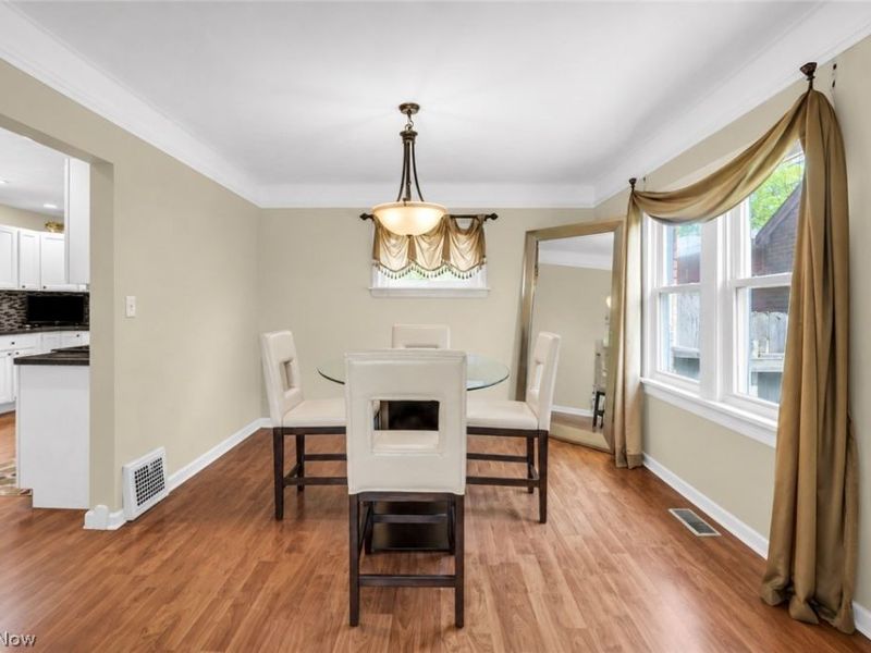16005 Throckley Avenue, Cleveland, OH 44128 Photo 18