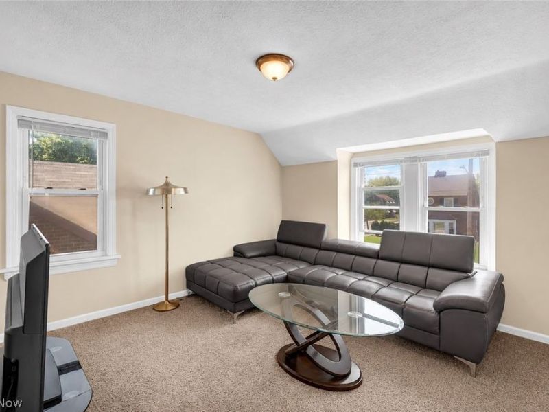 16005 Throckley Avenue, Cleveland, OH 44128 Photo 19