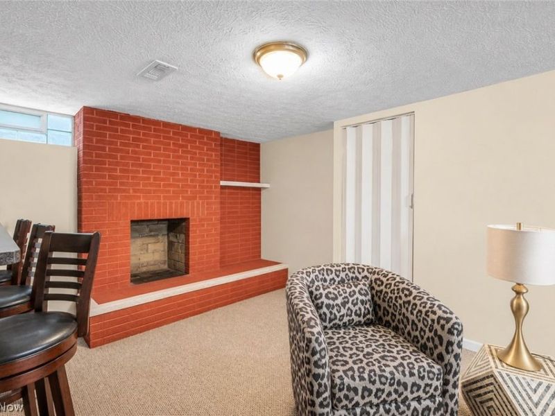 16005 Throckley Avenue, Cleveland, OH 44128 Photo 27
