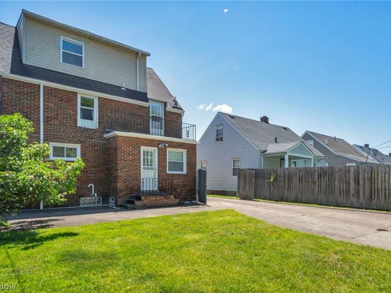 16005 Throckley Avenue, Cleveland, OH 44128 Photo 33