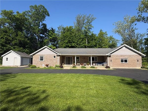 527 Lakengren Drive, Eaton, OH 45320
