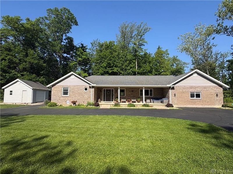 527 Lakengren Drive, Eaton, OH 45320 Photo 1